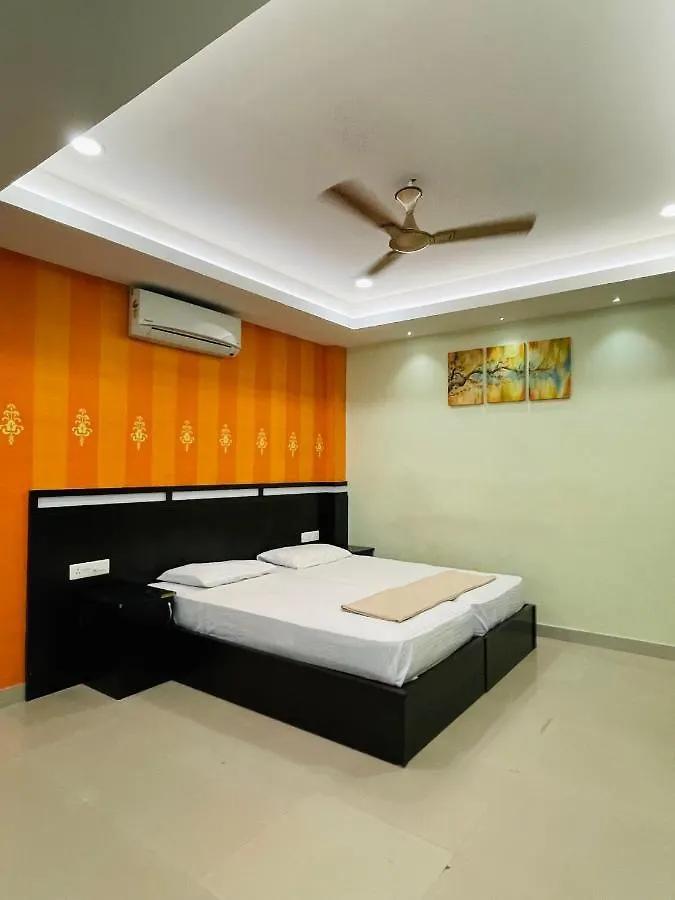 Omar Residency Βίλα Kochi Lodge
