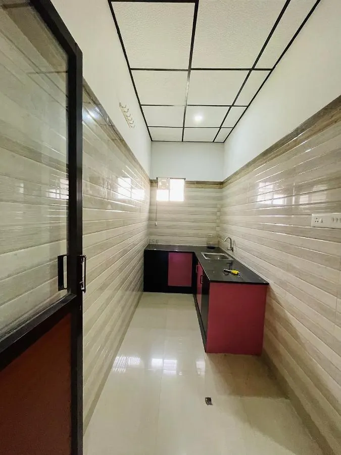 Omar Residency Βίλα Kochi 0*,