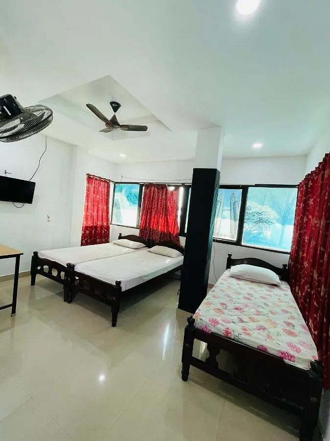 Omar Residency Βίλα Kochi Lodge