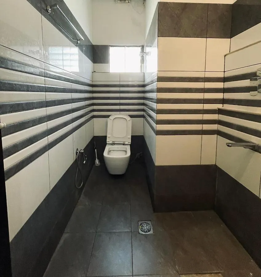Omar Residency Βίλα Kochi Lodge