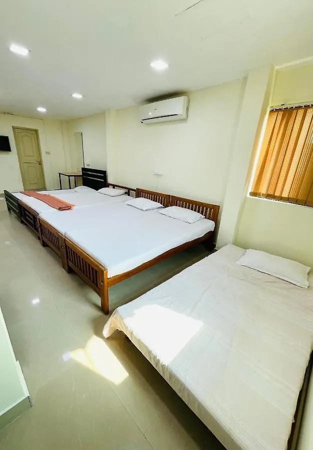 Omar Residency Βίλα Kochi Lodge