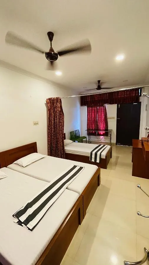Omar Residency Βίλα Kochi Lodge