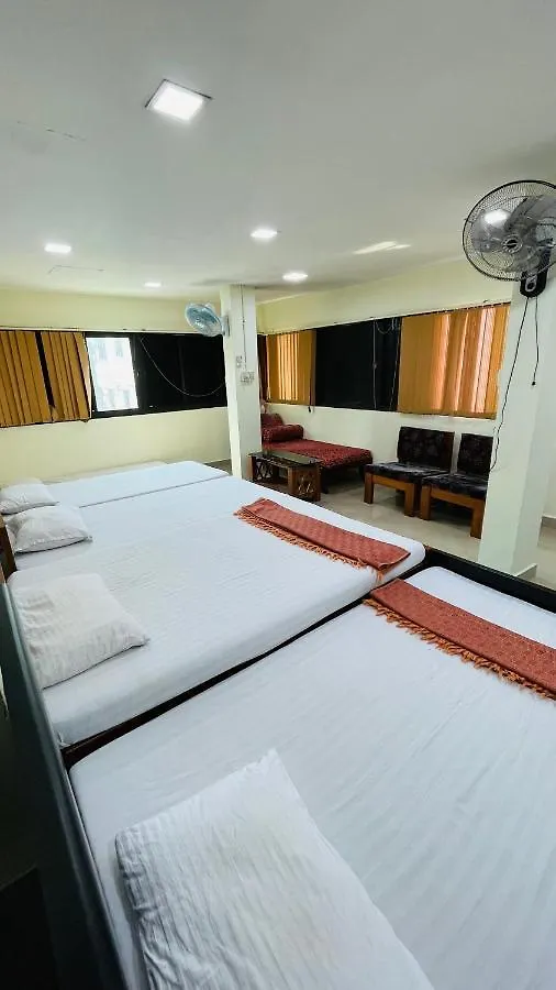 Omar Residency Βίλα Kochi Lodge